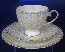 Набор 220мл чашка чайная высокая с блюдцем , тарелка 1/3, золотая лента, декор Джулия ГРИН, фарфор Hatori (Freydis) - Австрия